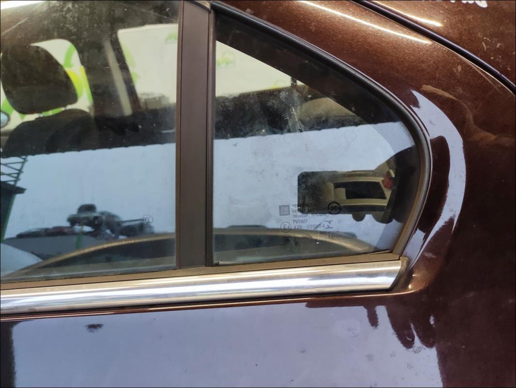 Custode arriere gauche (porte)