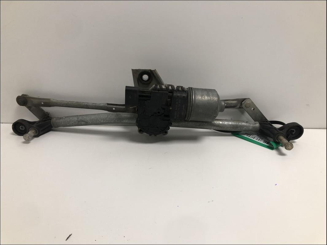 Moteur essuie glace avant