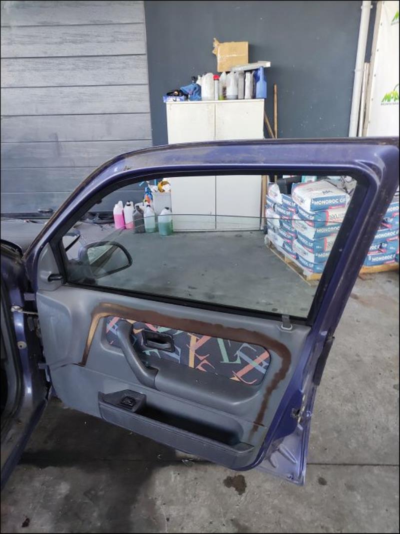 Leve vitre electrique avant droit