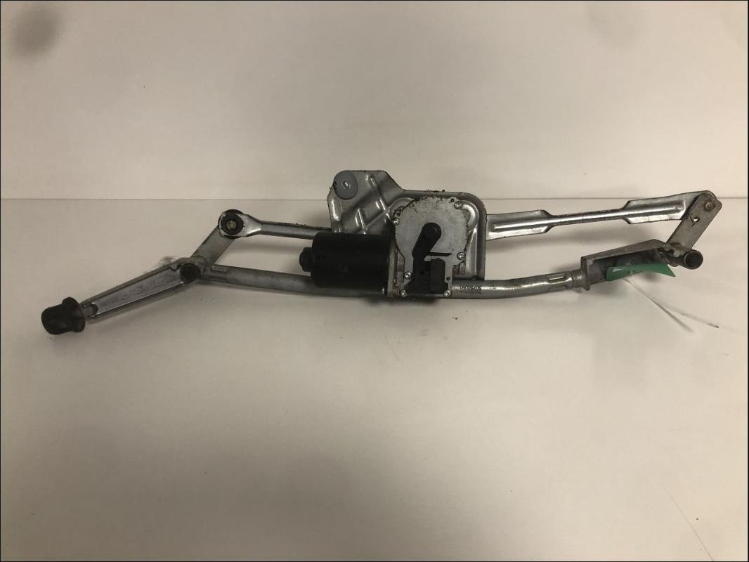Moteur essuie glace avant