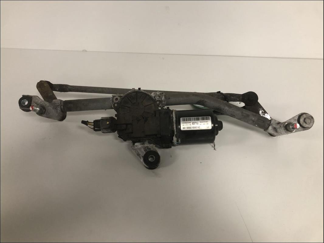 Moteur essuie glace avant