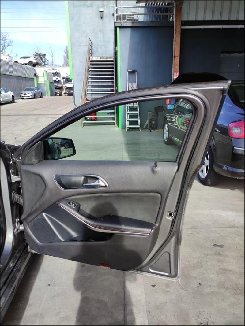 Leve vitre electrique avant droit