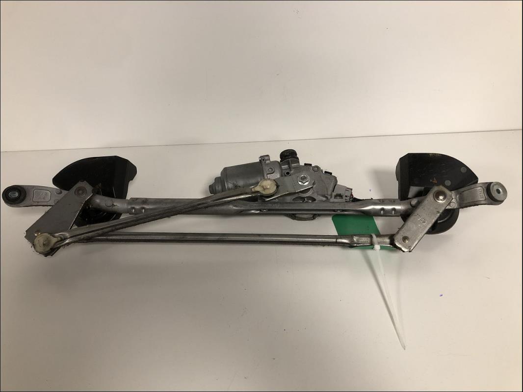 Moteur essuie glace avant