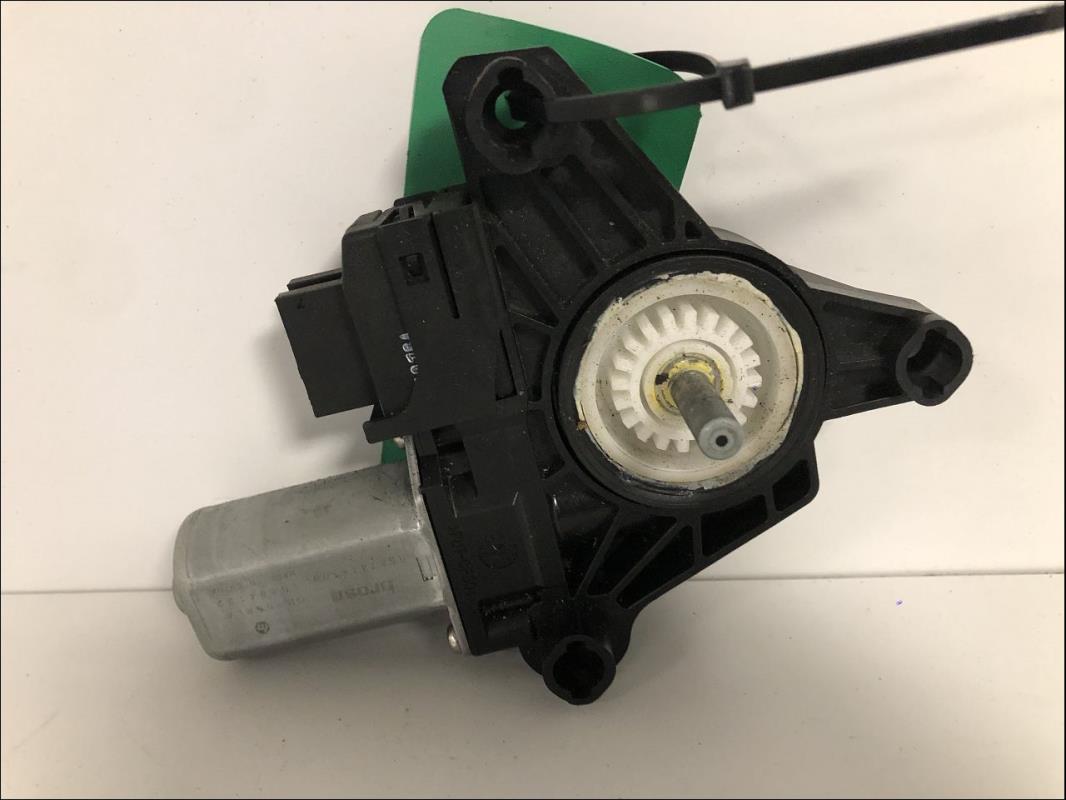 Moteur leve vitre arriere droit
