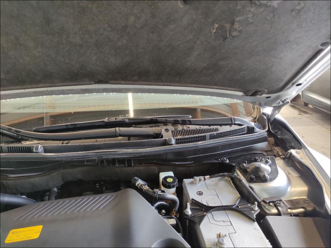 Moteur essuie glace avant