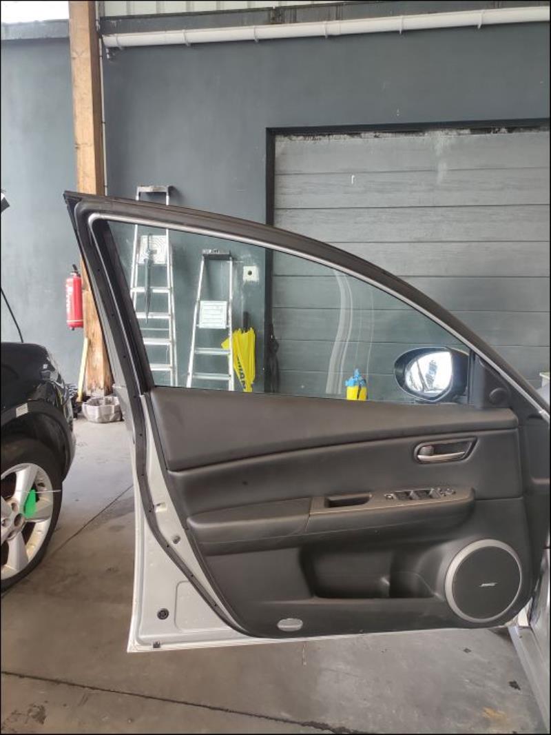 Leve vitre electrique avant gauche