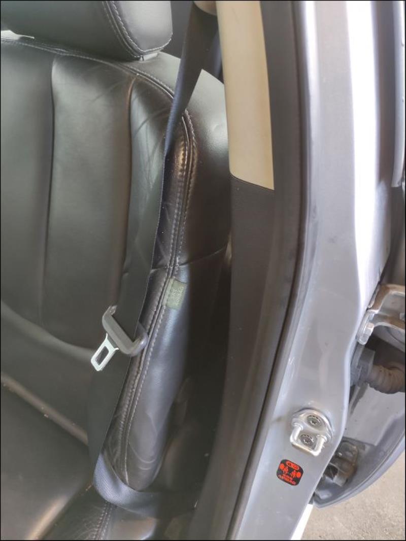 Ceinture avant gauche