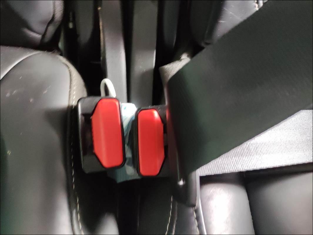 Attache ceinture arriere gauche