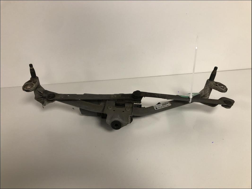 Moteur essuie glace avant