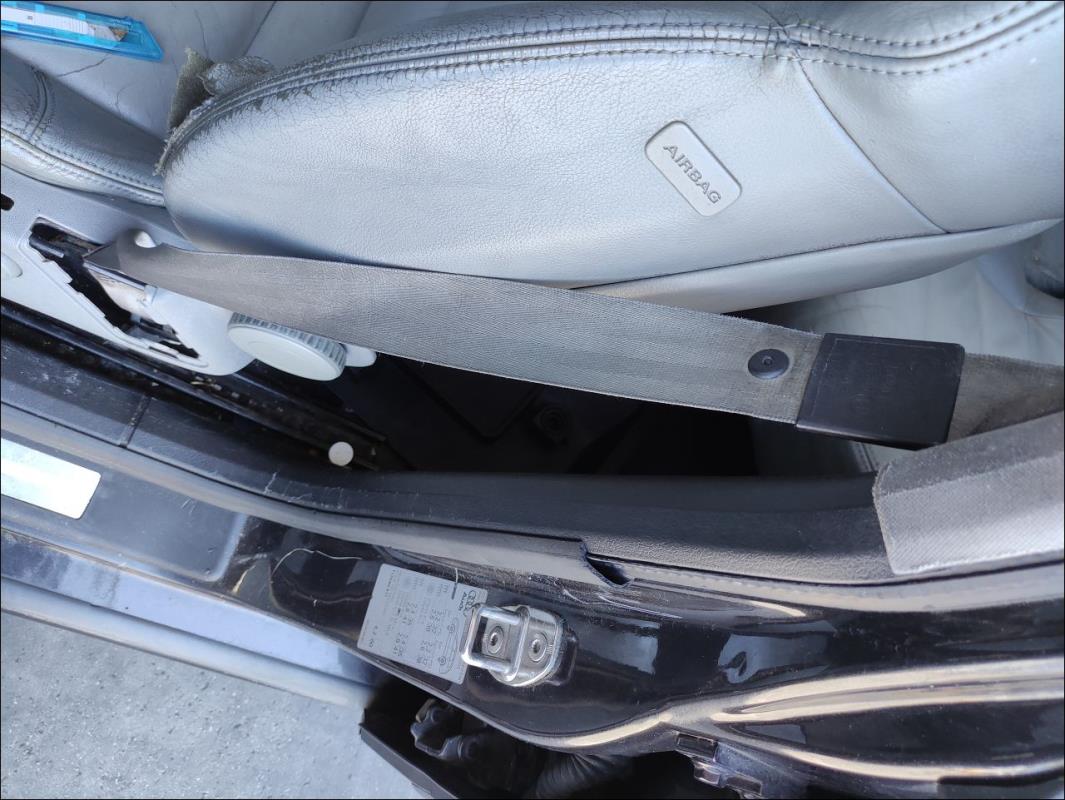 Ceinture avant gauche