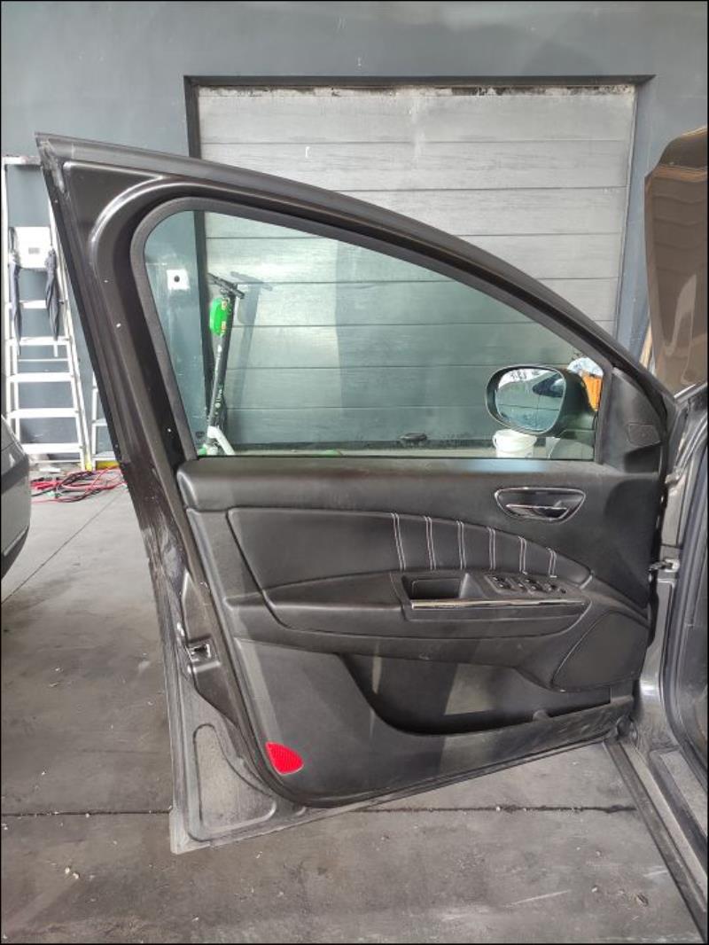 Leve vitre electrique avant gauche