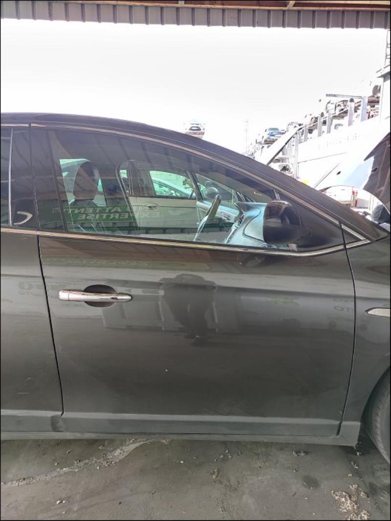Porte avant droit