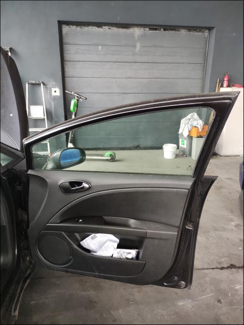 Leve vitre electrique avant droit