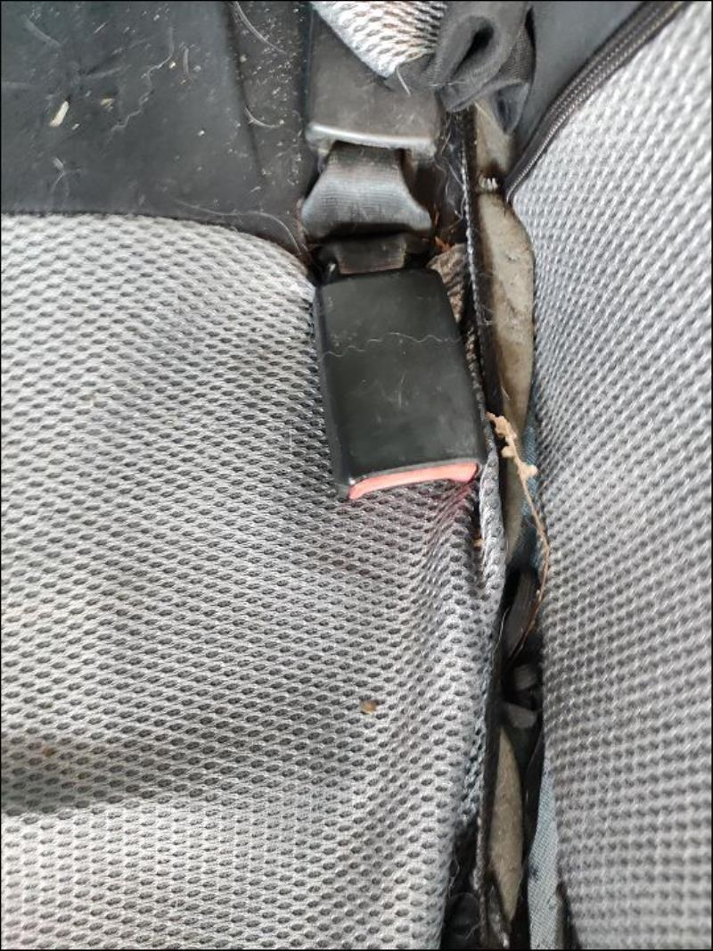 Attache ceinture arriere gauche