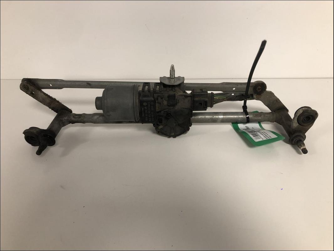 Moteur essuie glace avant