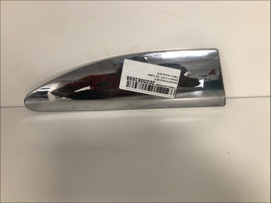 Baguette d'aile arrière droite