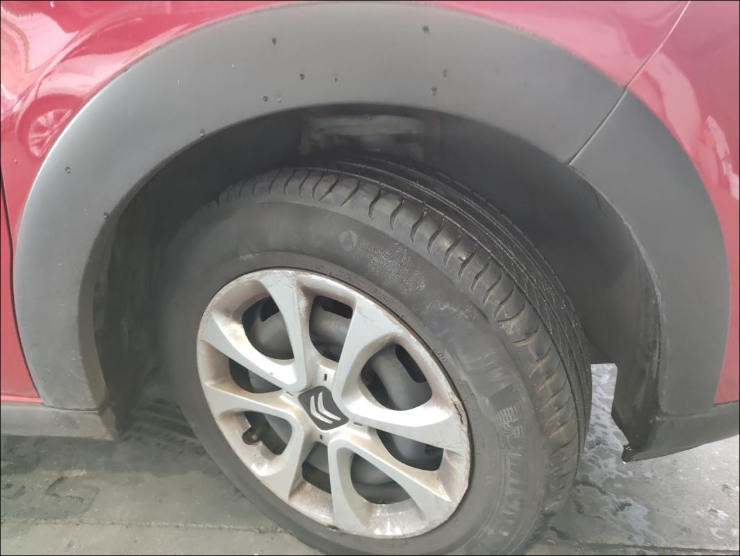 Pare boue avant droit