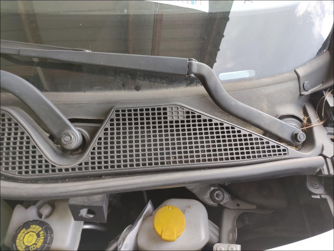 Moteur essuie glace avant