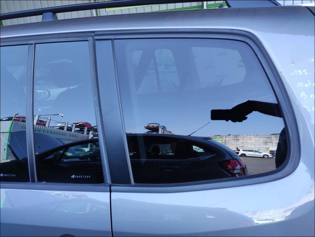 Custode avant gauche VOLKSWAGEN TOURAN 2 Essence - 1