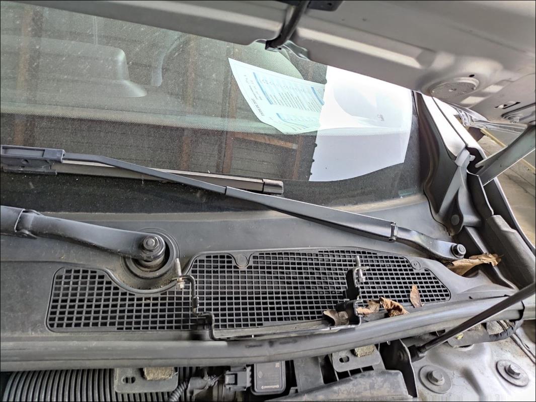 Moteur essuie glace avant