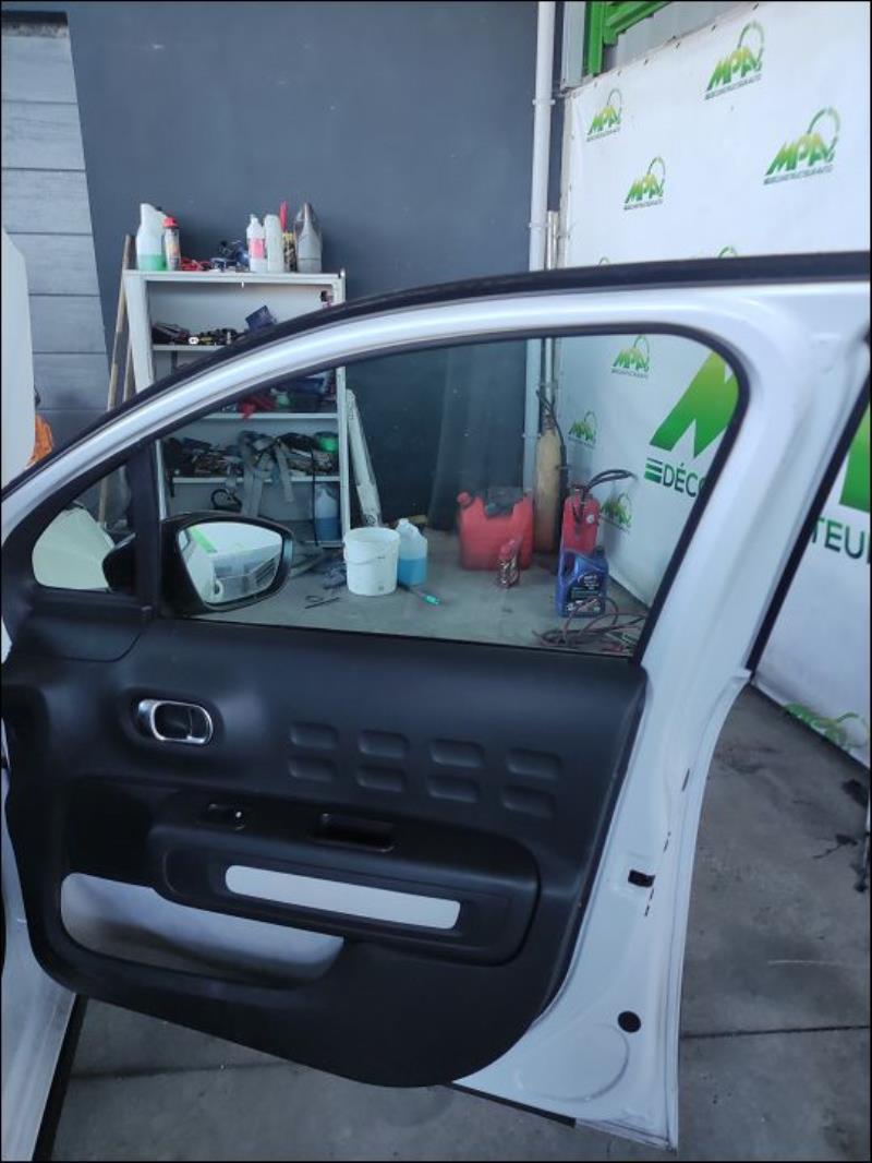Leve vitre electrique avant droit