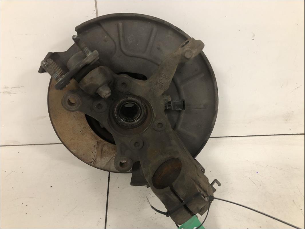 Fusee avant gauche
