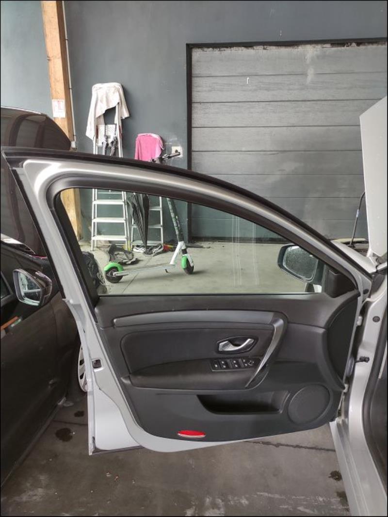 Leve vitre electrique avant gauche