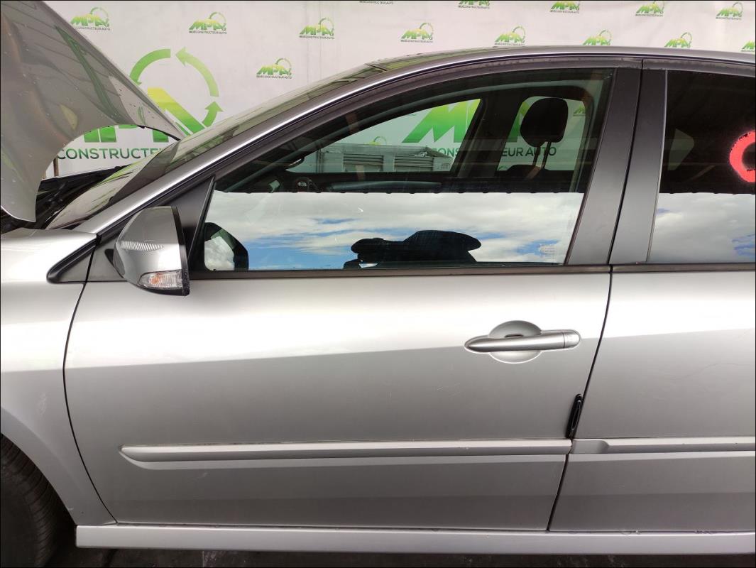 Porte avant gauche