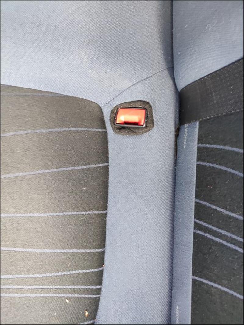 Attache ceinture arriere gauche