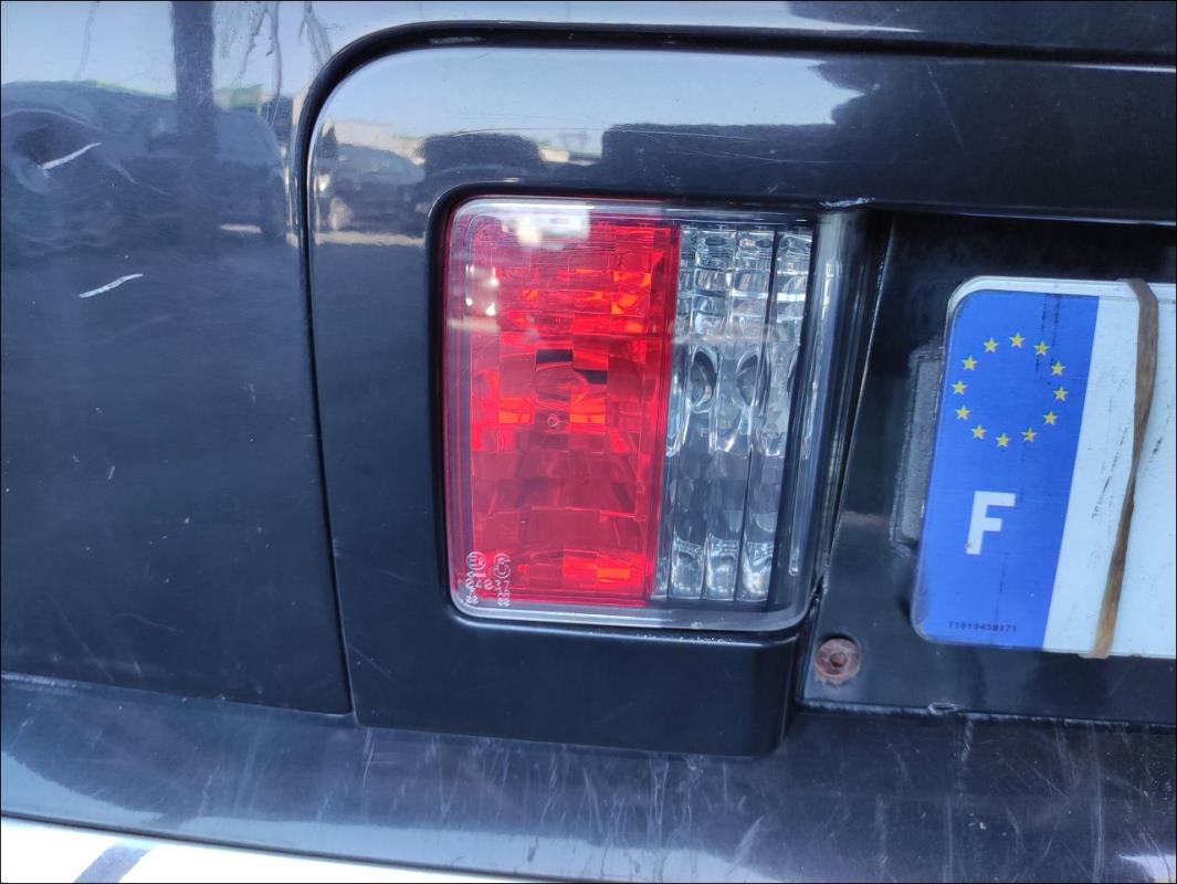 Feu arriere secondaire gauche (feux)