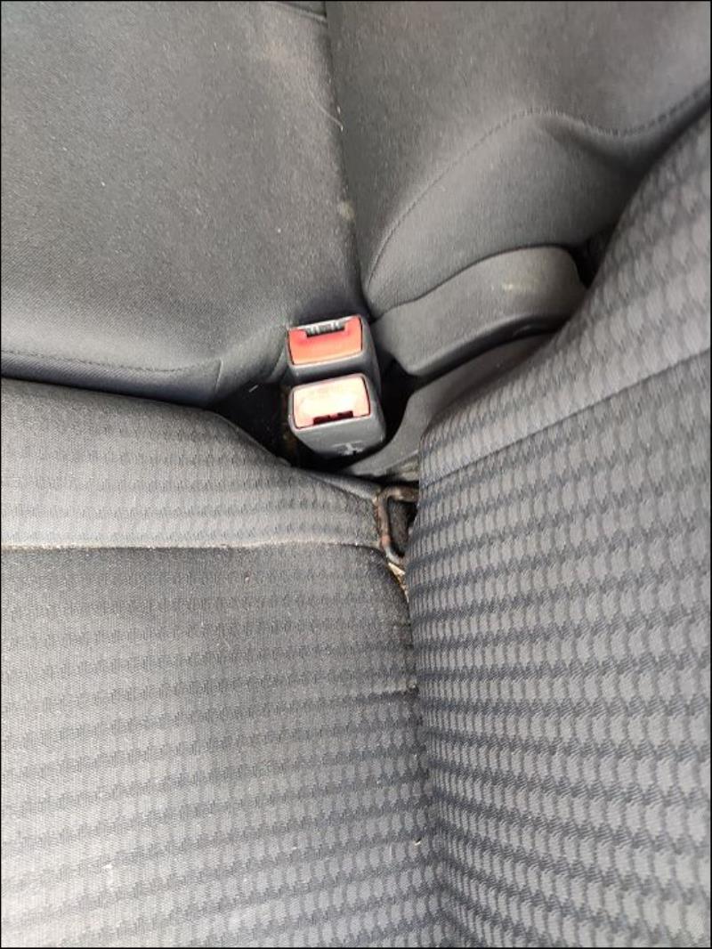 Attache ceinture arriere gauche