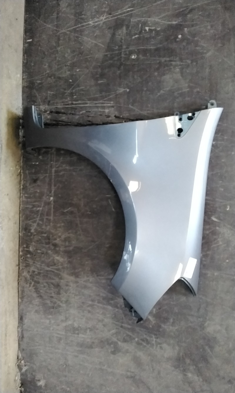 Aile avant droit RENAULT CLIO 3 PHASE 1 Diesel - 1