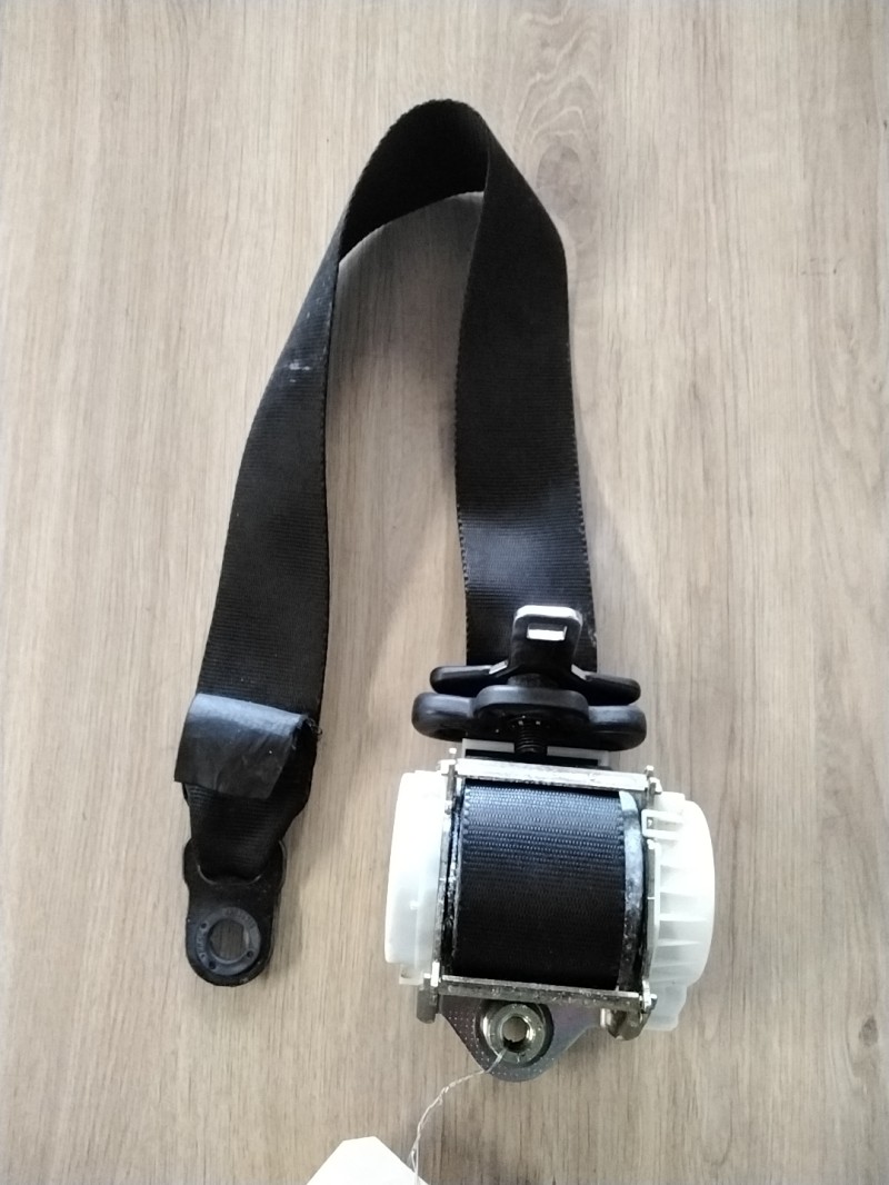 Ceinture avant droit FORD FOCUS 2 PHASE 1 BREAK Diesel - 1