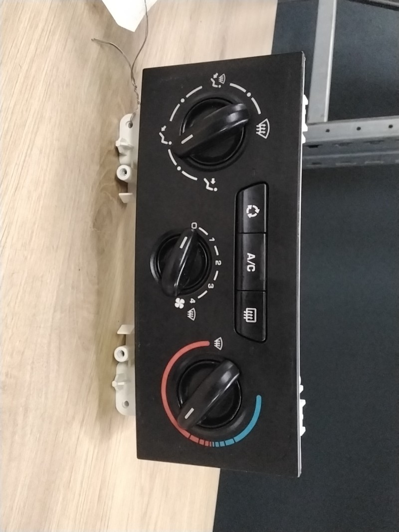 Commande chauffage PEUGEOT 307 PHASE 2 BREAK Diesel - 1