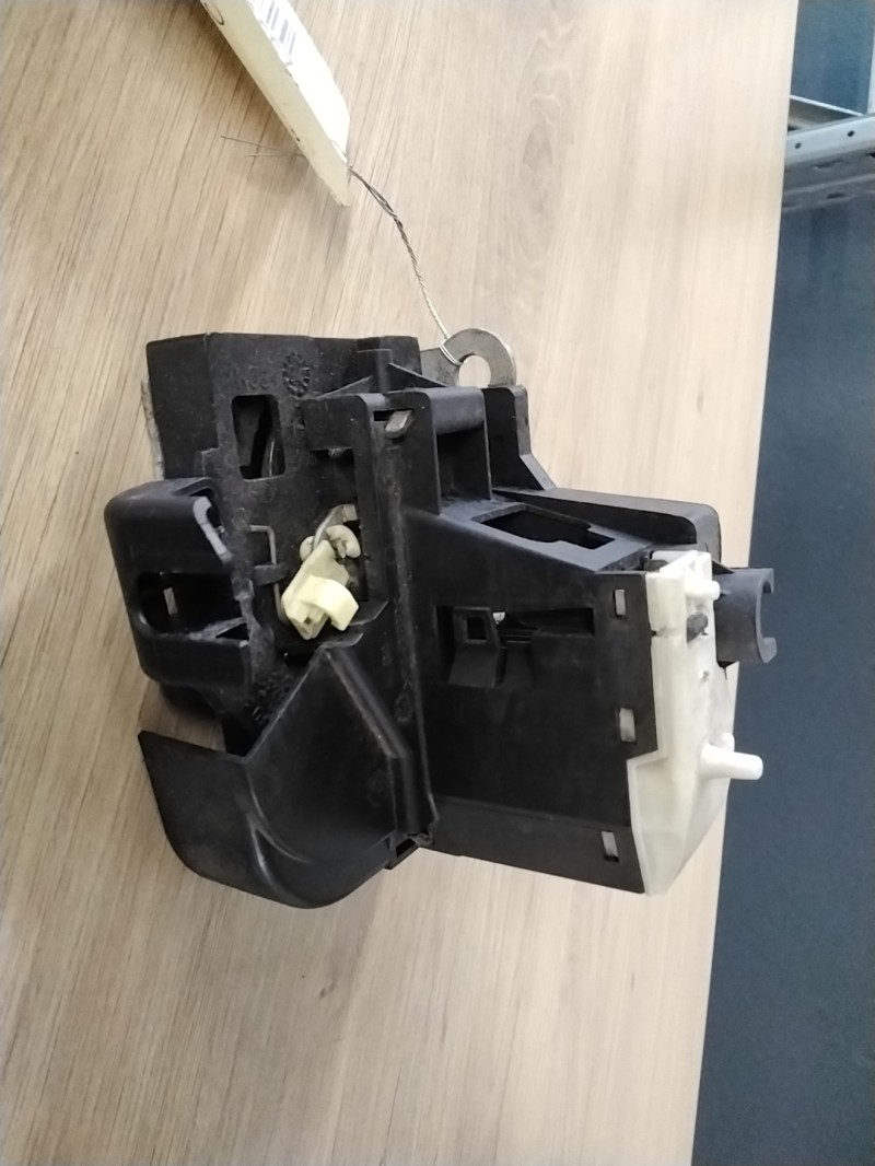 Serrure avant gauche RENAULT CLIO 2 PHASE 2 Diesel - 1