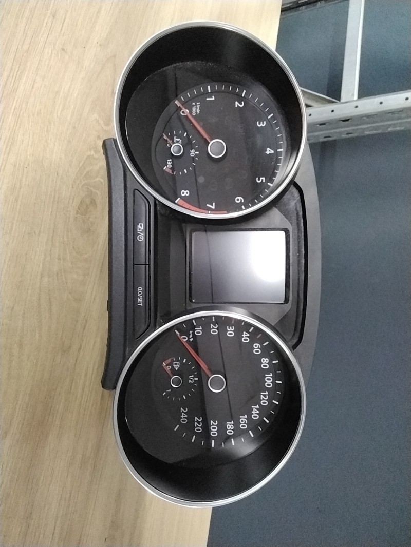 Compteur VOLKSWAGEN POLO 5 PHASE 2 Essence - 1