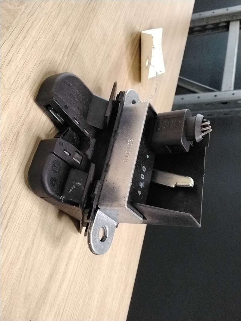 Serrure de coffre SEAT LEON 2 PHASE 2 Diesel - 1