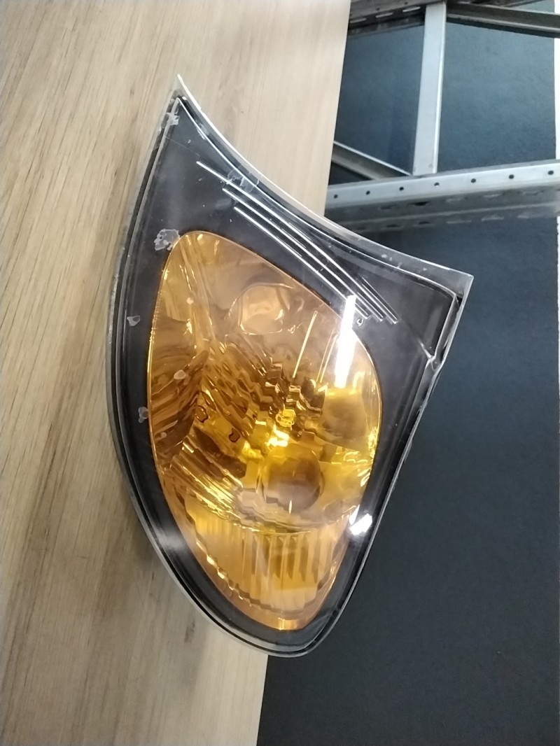 Optique avant secondaire gauche (feux)(clignotant) BMW SERIE 3 E46 PHASE 2 Diesel - 1