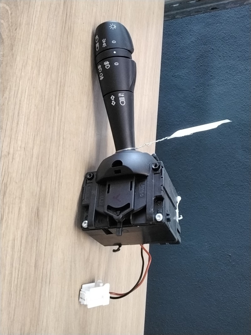 Commodo phare RENAULT CLIO 4 PHASE 2 Diesel - 1