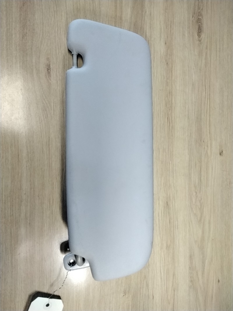 Pare soleil droit VOLKSWAGEN FOX Essence - 1