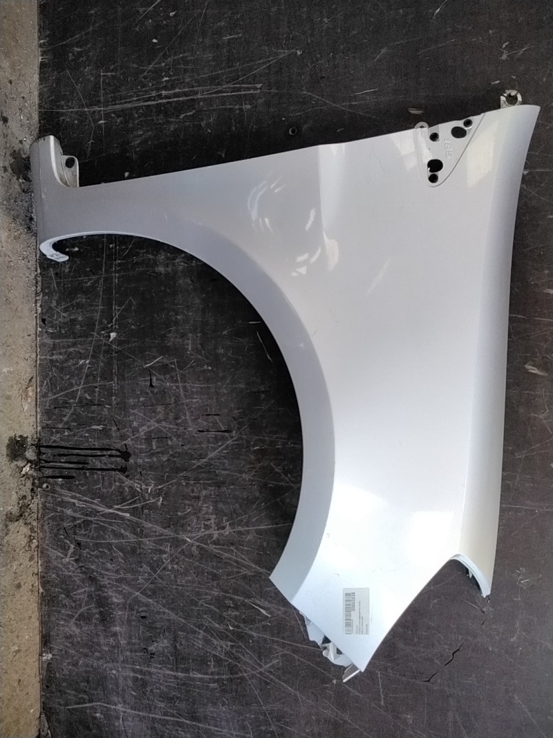 Aile avant droit RENAULT CLIO 3 PHASE 1 Diesel - 1