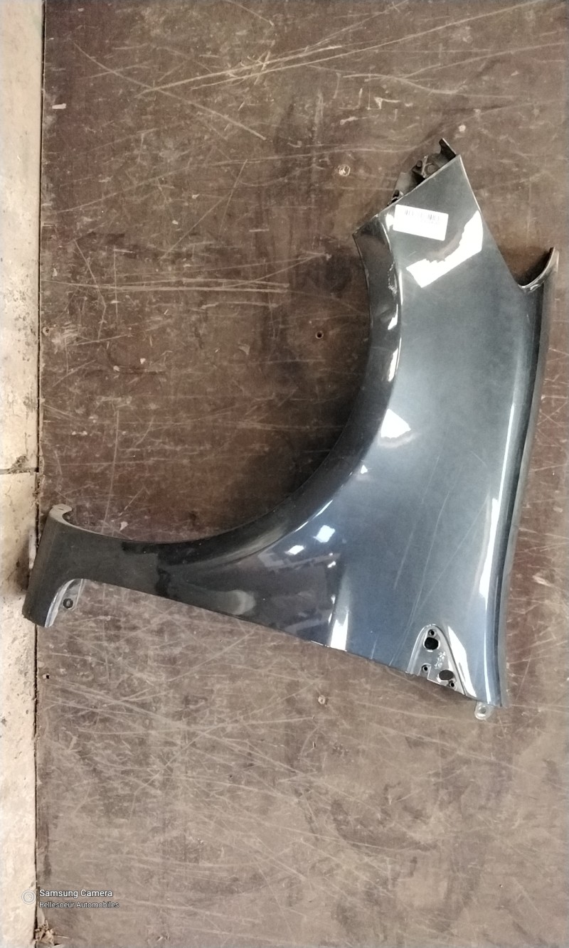 Aile avant gauche RENAULT CLIO 3 PHASE 1 Essence - 1