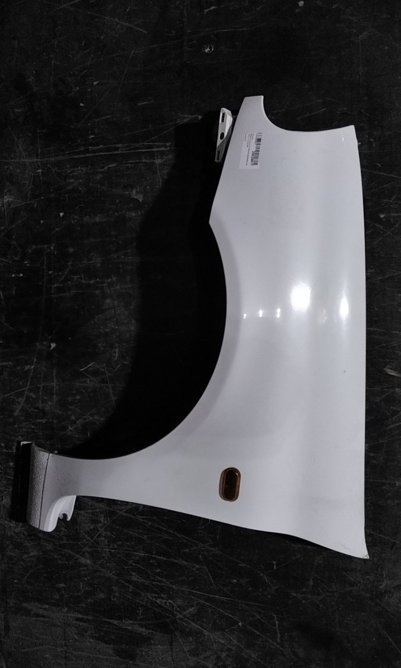 Aile avant gauche RENAULT CLIO 2 PHASE 1 Diesel - 1