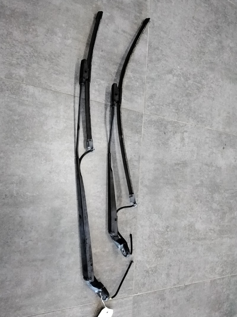 Bras essuie glace avant CITROEN C4 CACTUS Diesel - 1