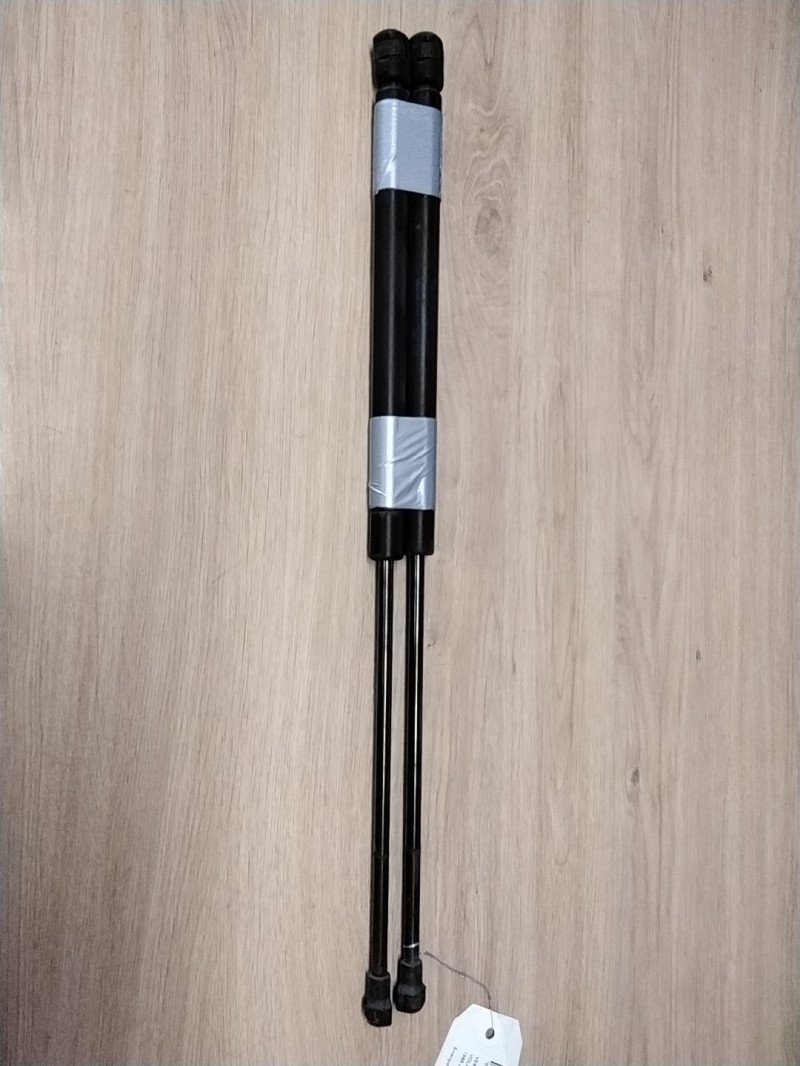 Verin de coffre VOLKSWAGEN GOLF 4 Essence - 1