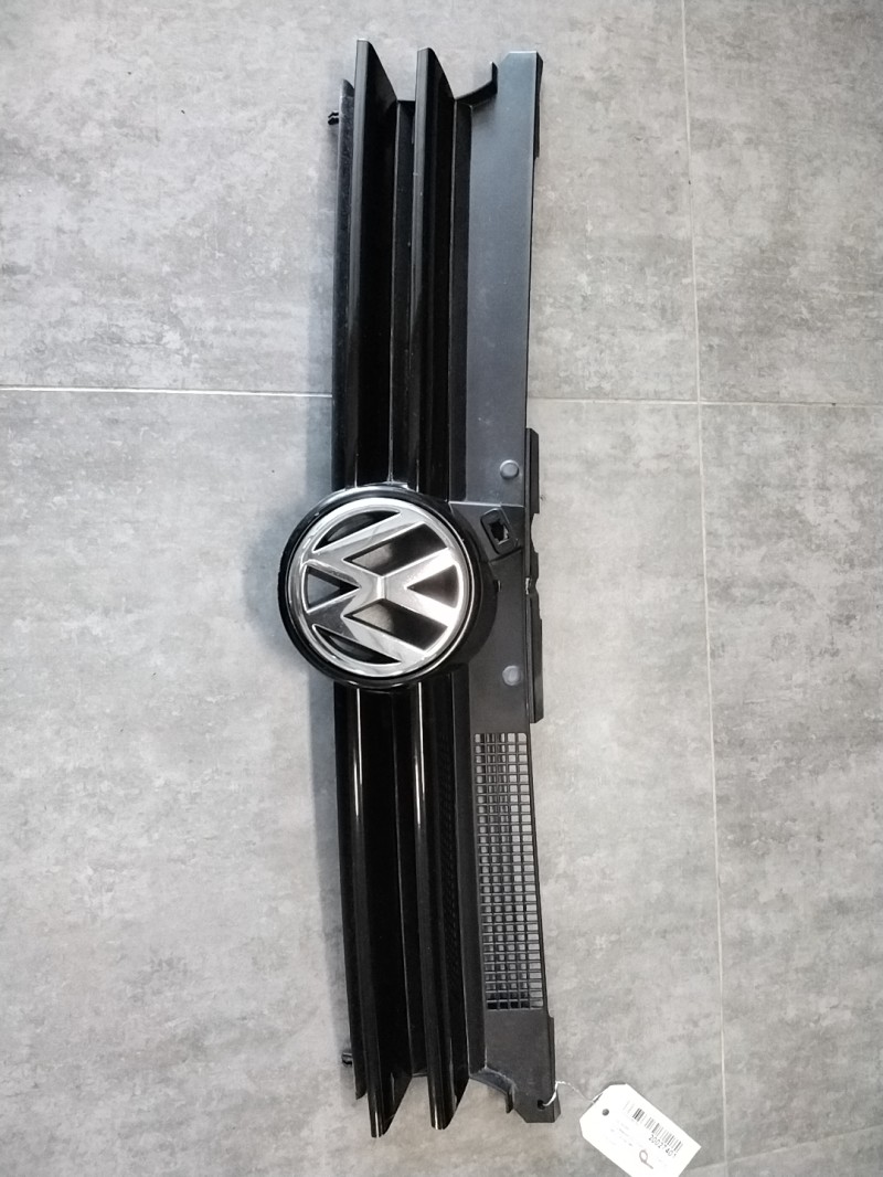 Calandre VOLKSWAGEN GOLF 4 Essence - 1