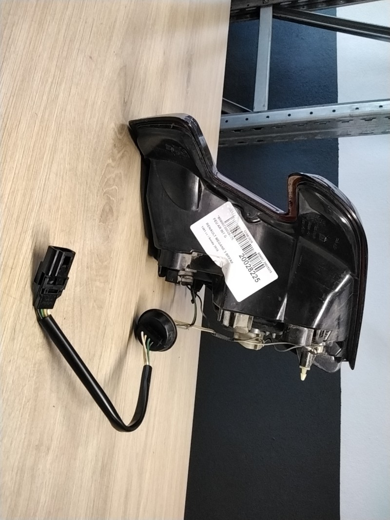 Feu arriere secondaire gauche (feux) RENAULT MEGANE 3 PHASE 1 BREAK Diesel - 1