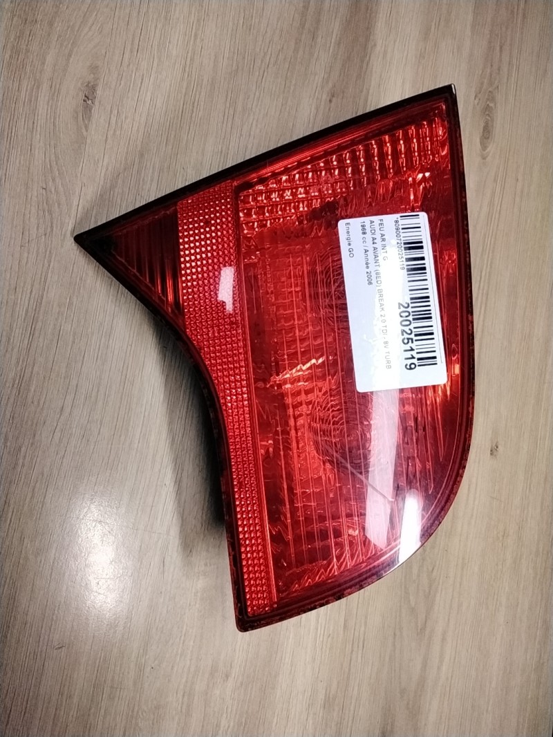 Feu arriere secondaire gauche (feux) AUDI A4 2 AVANT PHASE 2 BREAK Diesel - 1