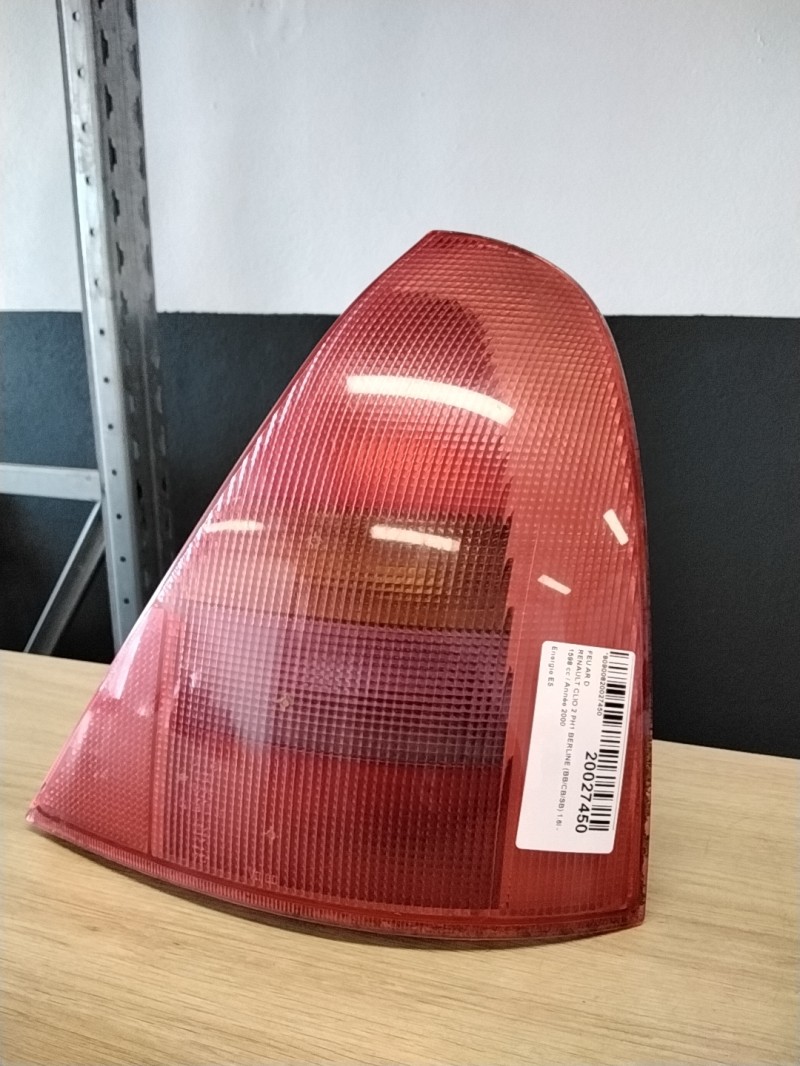 Feu arriere principal droit (feux) RENAULT CLIO 2 PHASE 1 Essence - 1