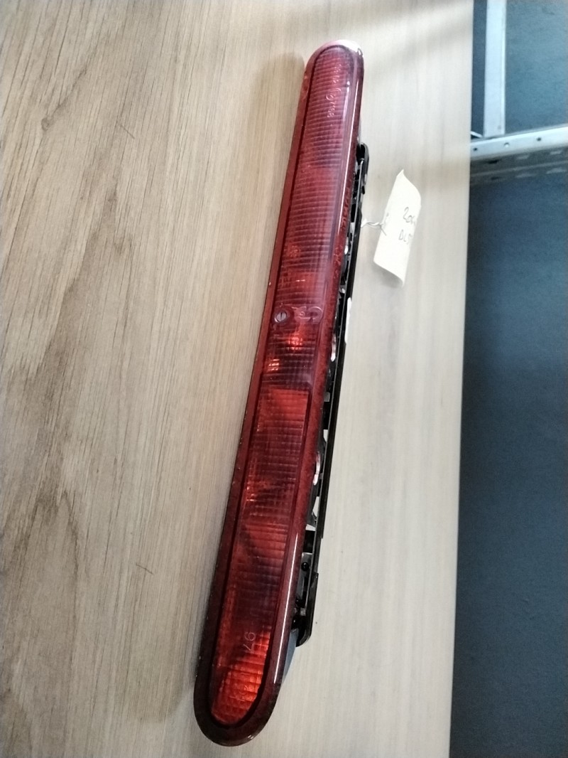 Feu arriere stop central PEUGEOT 206+ Diesel - 1